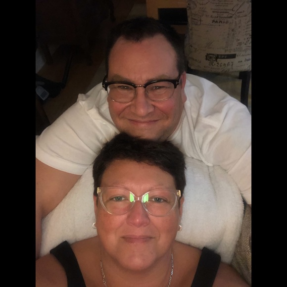 Meet your Posher, Carrie - Picture 2 of 5